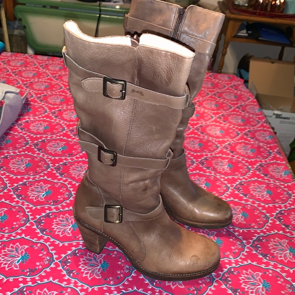 EUC Womens Leather Boots Sz 8.5, Brown.